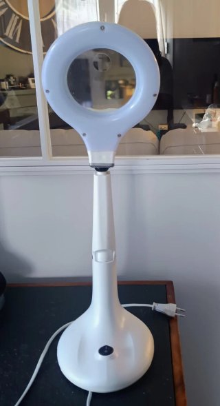 Lámpara LED con lupa. Bifocal