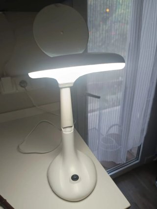 Lámpara LED con lupa. Bifocal