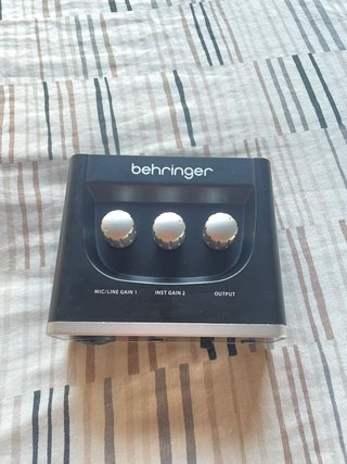 Behringer U-phoria UM2 Tarjeta Sonido