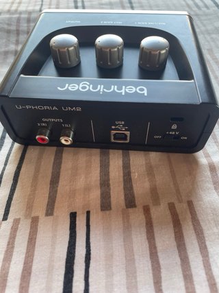 Behringer U-phoria UM2 Tarjeta Sonido