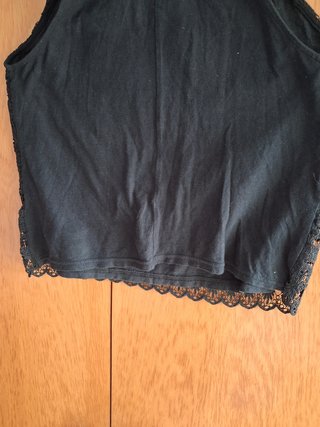 Top encaje floral Stradivarius negro
