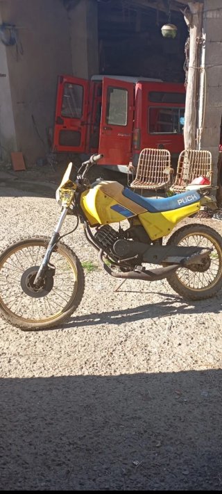 Moto Puch Enduro Amarilla con Documentación
