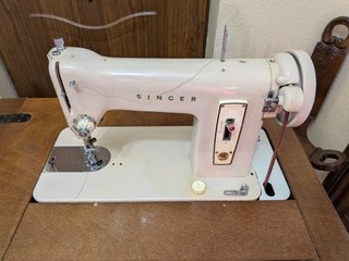 Máquina Singer 810-Z2 con mueble y pedal