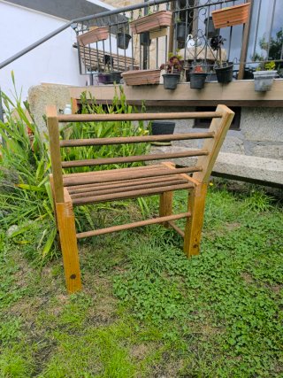 Banco de madera rústico