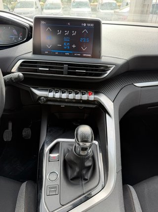 Peugeot 3008 2022