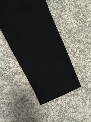Pantalón pinzas negro Zara