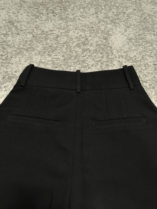 Pantalón pinzas negro Zara