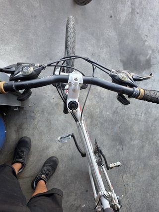 Bicicleta de montaña blanca RACE 2900