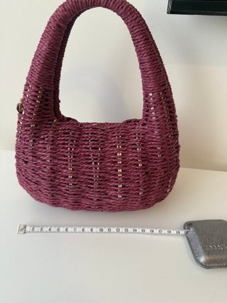 Bolso Parfois rafia color entre buganvilla y morad