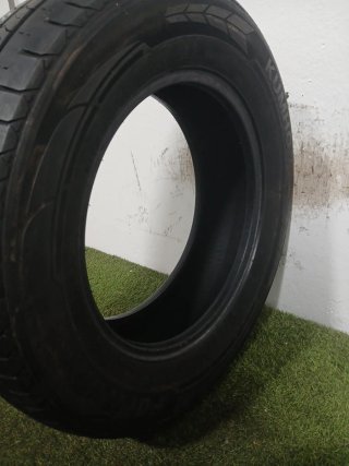 215 65 16C 109/107T KUMHO PORTRAN KC53