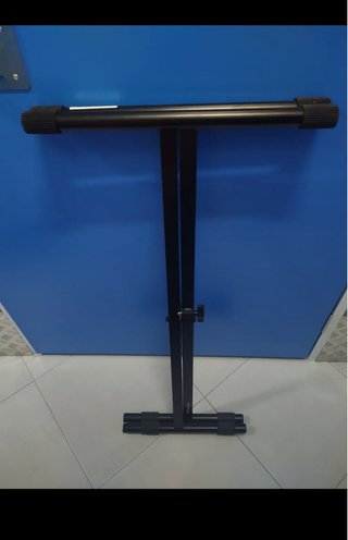 Sintetizador Roland+funda transporte y soporte