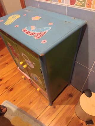 Mesita infantil decorada