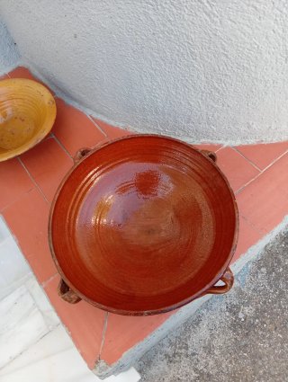 Cuenco antiguo de cerámica