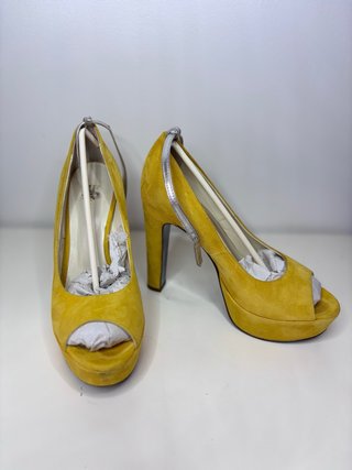 Zapatos de tacón plataforma amarillos