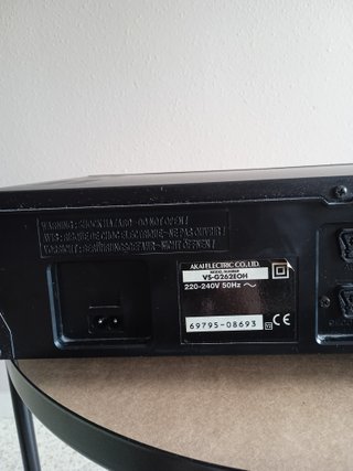 Reproductor VHS AKAI + 2 Cintas