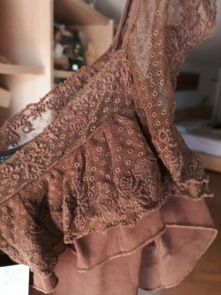 Top Zara volantes encaje marrón