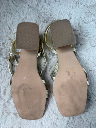 Sandalias doradas Etam piel