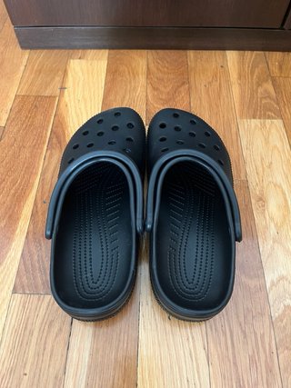 Crocs negros