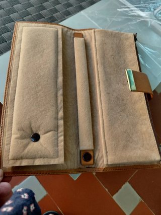Joyero de viaje de cuero marrón
