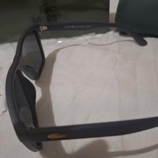 Occhiali da sole Lacoste neri polarizzati