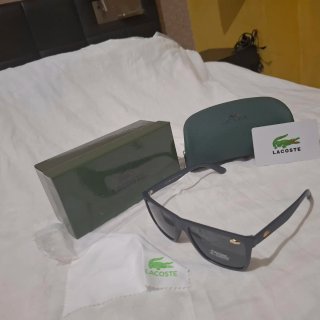Occhiali da sole Lacoste neri polarizzati