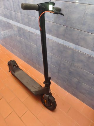 Patinete Xiaomi Scooter Lite 4 ,el cargador defect
