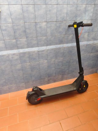 Patinete Xiaomi Scooter Lite 4 ,el cargador defect