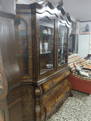 Set di Vetrine con Intarsi Olandesi