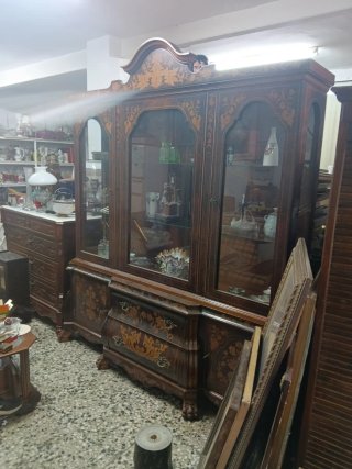 Set di Vetrine con Intarsi Olandesi