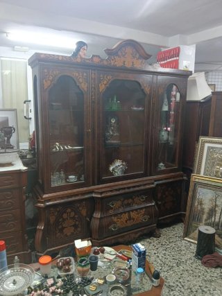 Set di Vetrine con Intarsi Olandesi