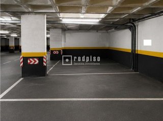 Garaje en venta en La Paz en Madrid