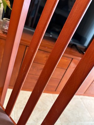 Mesa extensible cristal y 4 sillas madera tapizada