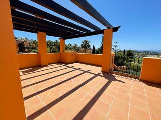 Casa adosada en alquiler en La Alquería en Benahavís