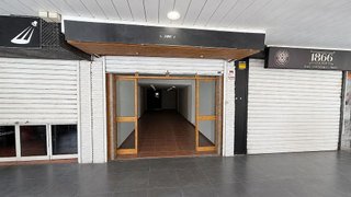 Local comercial en venta en Zona Puerto Deportivo en Fuengirola
