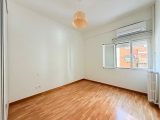 Piso en alquiler en Palos de Moguer en Madrid