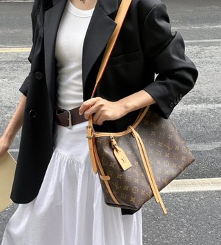Louis Vuitton CA Pm29cm