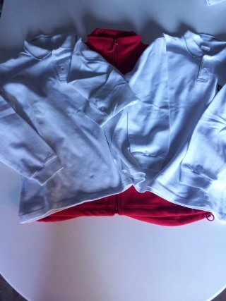 Chaqueta y 2 polos uniforme