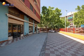 Local comercial en venta en Pajaritos - Plaza de Toros en Granada