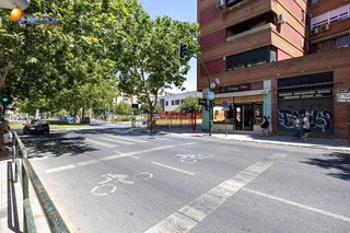 Local comercial en venta en Pajaritos - Plaza de Toros en Granada