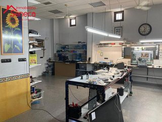 Local comercial en alquiler en Arroyo del Moro - Noreña en Córdoba