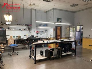 Local comercial en alquiler en Arroyo del Moro - Noreña en Córdoba