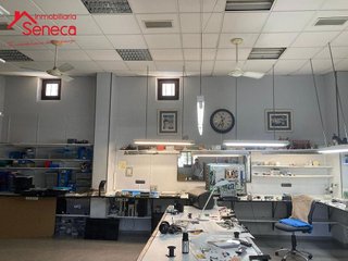 Local comercial en alquiler en Arroyo del Moro - Noreña en Córdoba