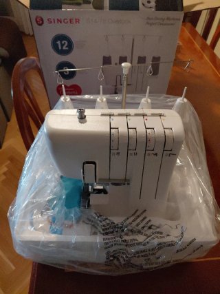 Máquina Overlock Singer S14-78