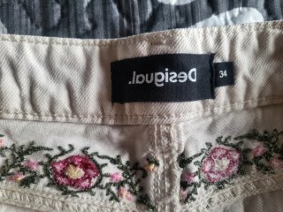 Shorts Desigual Beige Talla M Bordados Flores