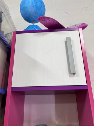 Estantería Morada y Blanca