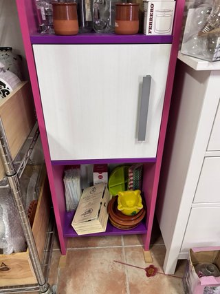 Estantería Morada y Blanca