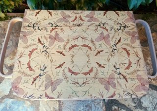 Mesa auxiliar restaurada