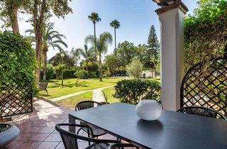 Casa adosada en alquiler en Los Naranjos - Las Brisas en Marbella