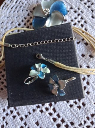 Parure Orecchini e Collana Fiore