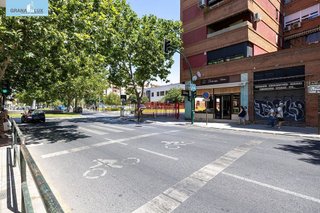 Local comercial en venta en Pajaritos - Plaza de Toros en Granada